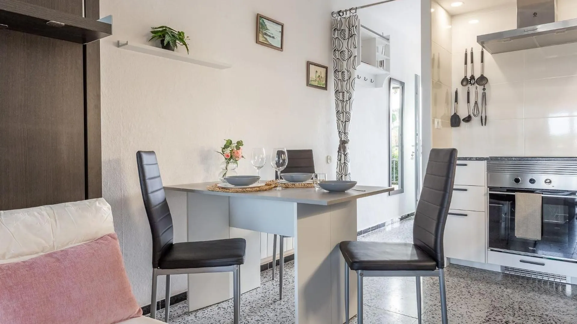 Estudio Pina Colada L'Escala 0*,